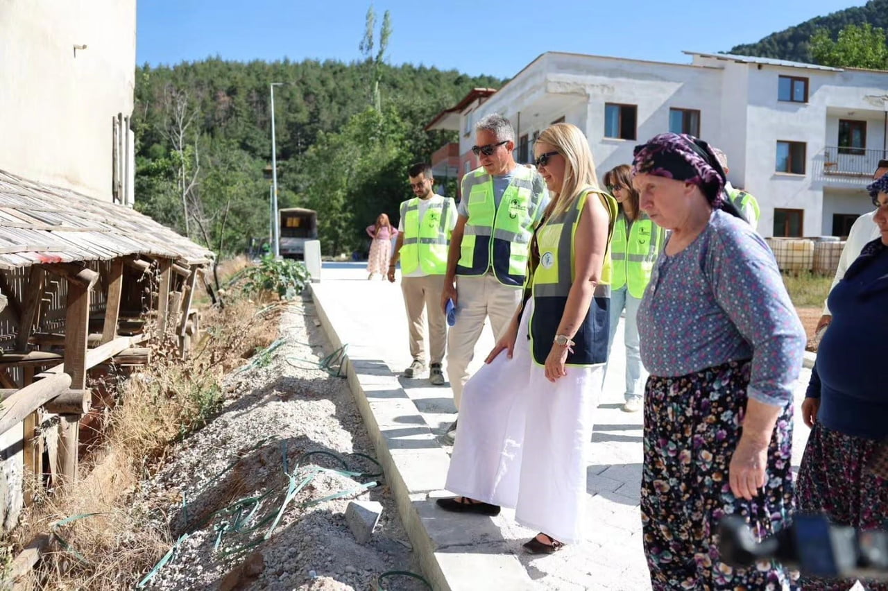 MERKEZEFENDİ BELEDİYESİ, İLÇE GENELİNDE AKILLI KAVŞAK VE ÜST YAPI ÇALIŞMALARINI ARALIKSIZ...