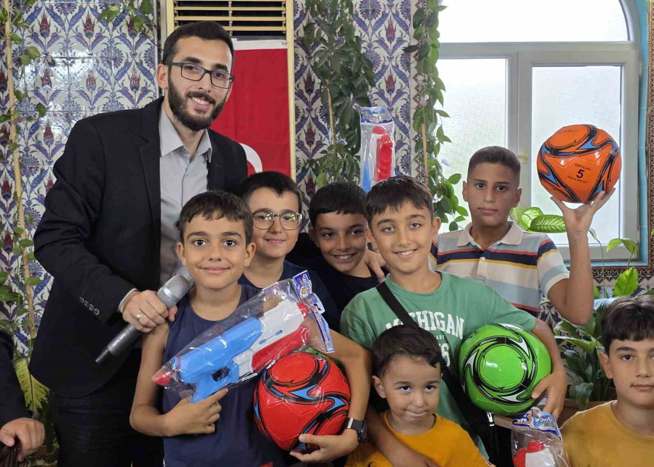 MERSİN'DE İMAM HATİP OLARAK GÖREV YAPAN MUHAMMED DOĞAÇ, KENDİ İMKANLARI VE HAYIRSEVERLERİN...