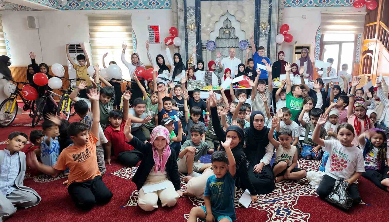 MERSİN'İN ERDEMLİ İLÇESİNDE BİR CAMİ İMAMI GELENEKSEL HALE GETİRDİĞİ GÖNÜLLERE DOKUNAN...