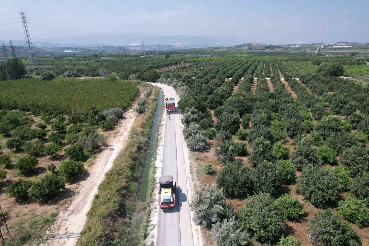 MERSİN'İN MERKEZ İLÇE AKDENİZ BELEDİYESİ, KIRSAL MAHALLELERDE YÜRÜTTÜĞÜ SOĞUK ASFALT...