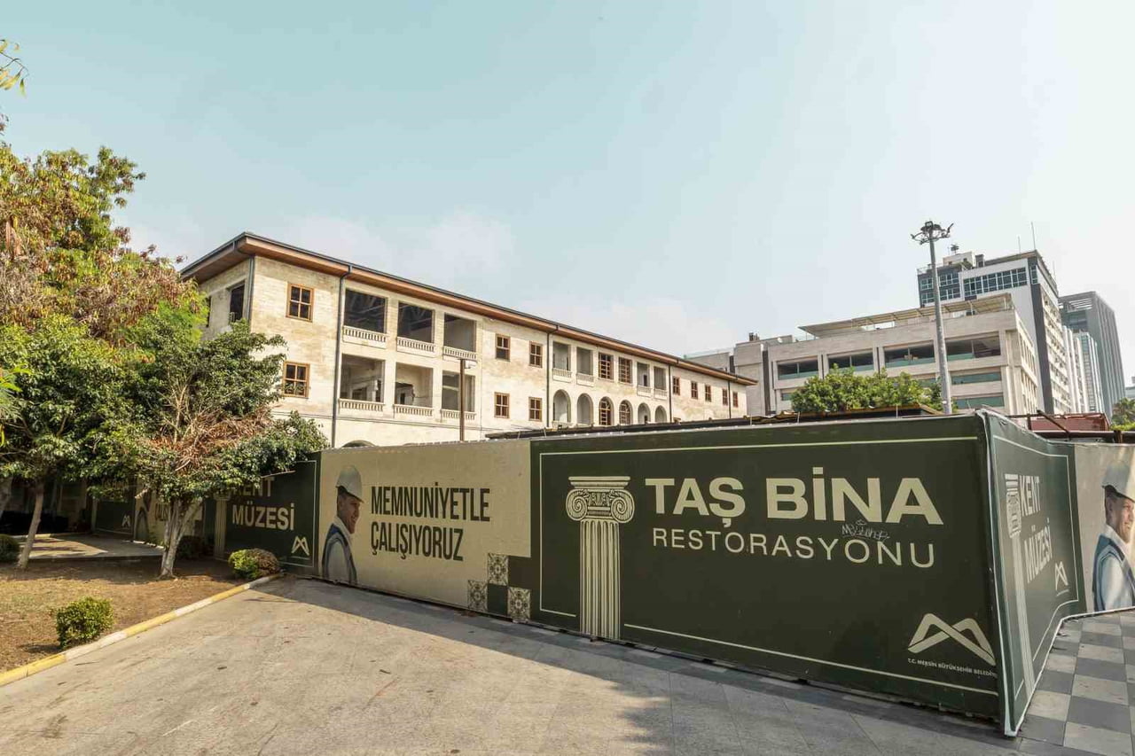 MERSİN BÜYÜKŞEHİR BELEDİYESİ TARAFINDAN RESTORASYONU TAMAMLANAN TARİHİ TAŞ BİNA, ÖZGÜN DOKUSU...