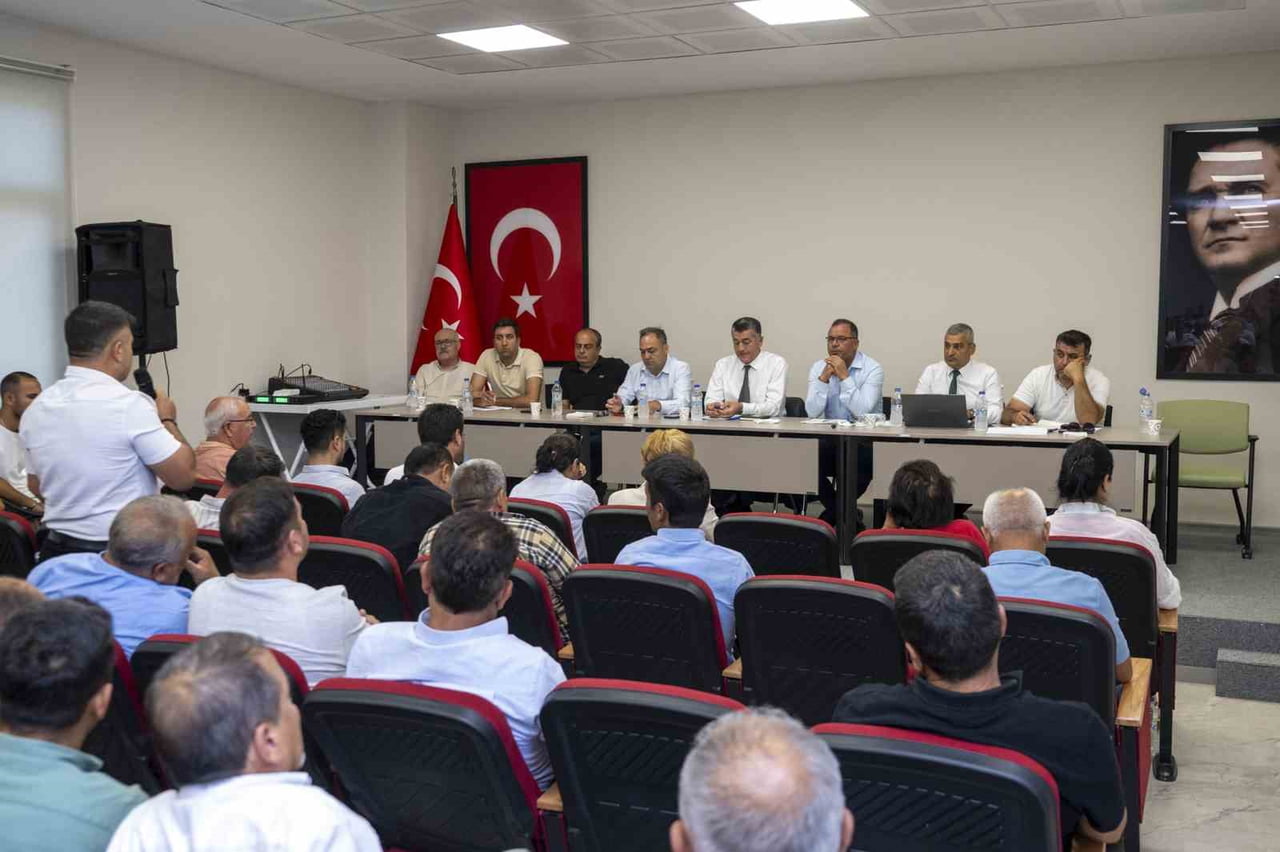 MERSİN BÜYÜKŞEHİR BELEDİYESİ TARAFINDAN SİLİFKE'DE DÜZENLENEN TOPLANTIDA 81 MAHALLE MUHTARI YEREL...