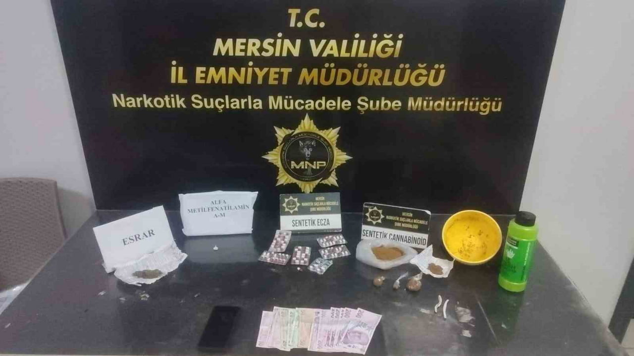 MERSİN POLİSİNİN YAPTIĞI ÇALIŞMADA UYUŞTURUCU MADDE TİCARETİ YAPAN 4 ŞÜPHELİ YAKALANIP ÇIKARILDIĞI...