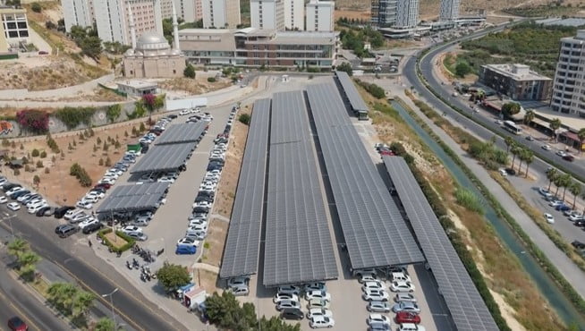 MERSİN ÜNİVERSİTESİ, YAKLAŞIK 400 MİLYON TL BÜTÇEYLE HAYATA GEÇİRİLEN GÜNEŞ ENERJİSİ PROJESİYLE...