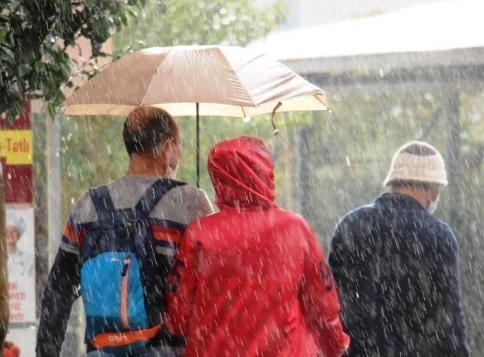 METEOROLOJİ GENEL MÜDÜRLÜĞÜ, AYDIN'IN İÇ KESİMLERİNDE BUGÜN ÖĞLE SAATLERİNDEN SONRA YEREL KUVVETLİ...