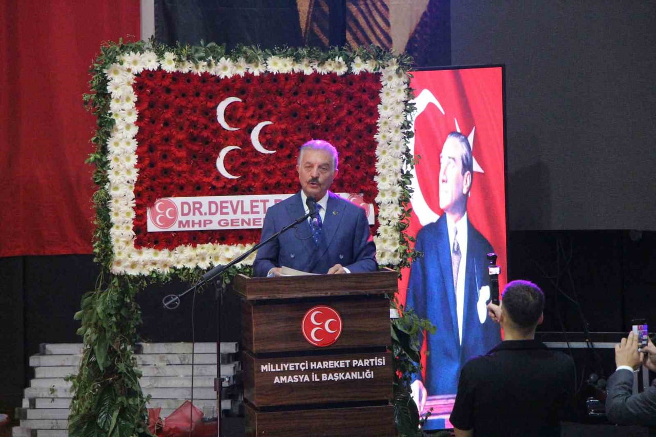 MHP GENEL SEKRETERİ İSMET BÜYÜKATAMAN, KONUŞMA YAPTI.