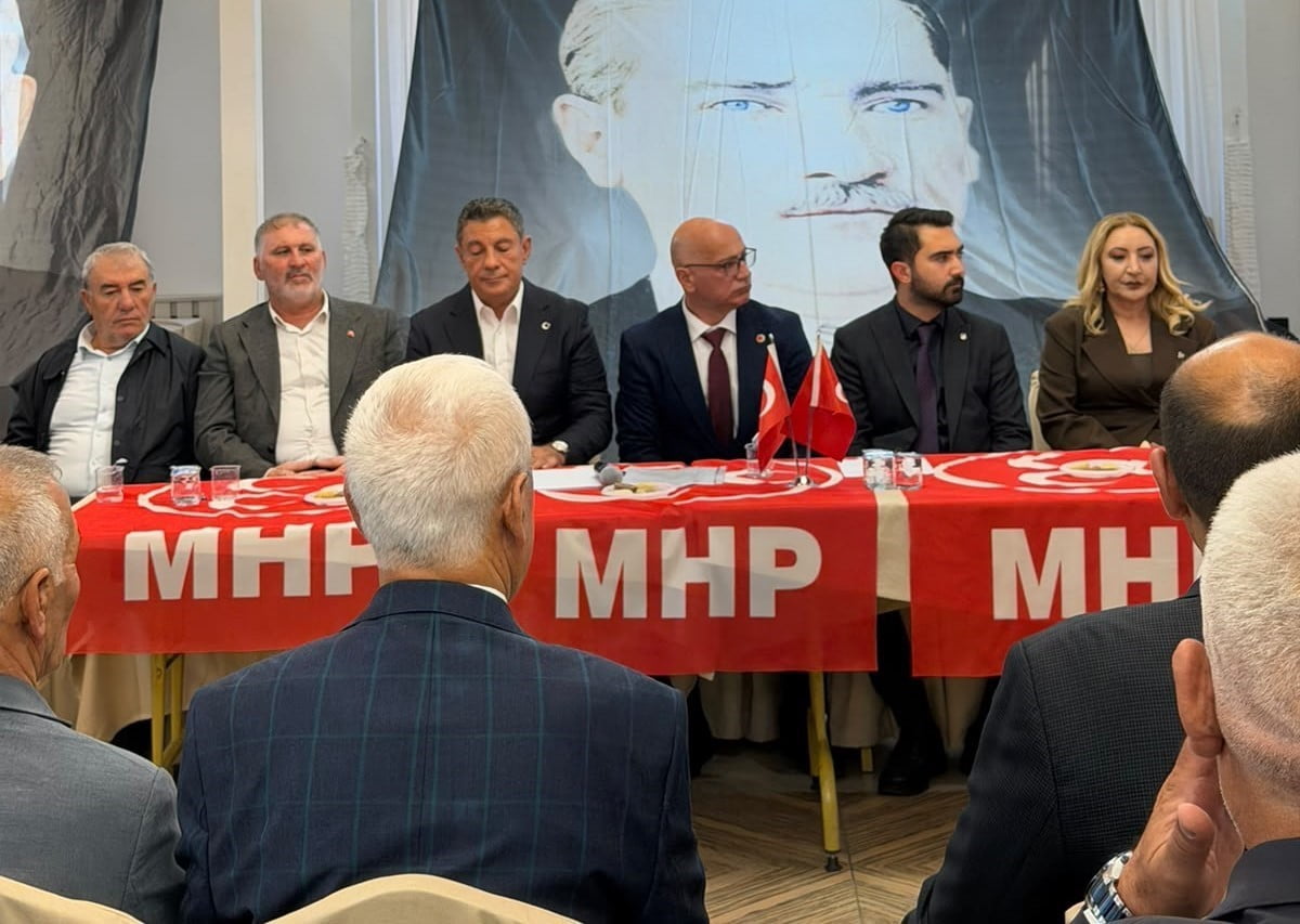 MHP SARIKAMIŞ İLÇE KONGRESİ'NDE TARIK BİLGİN GÜVEN TAZELEDİ(KARS-İHA)