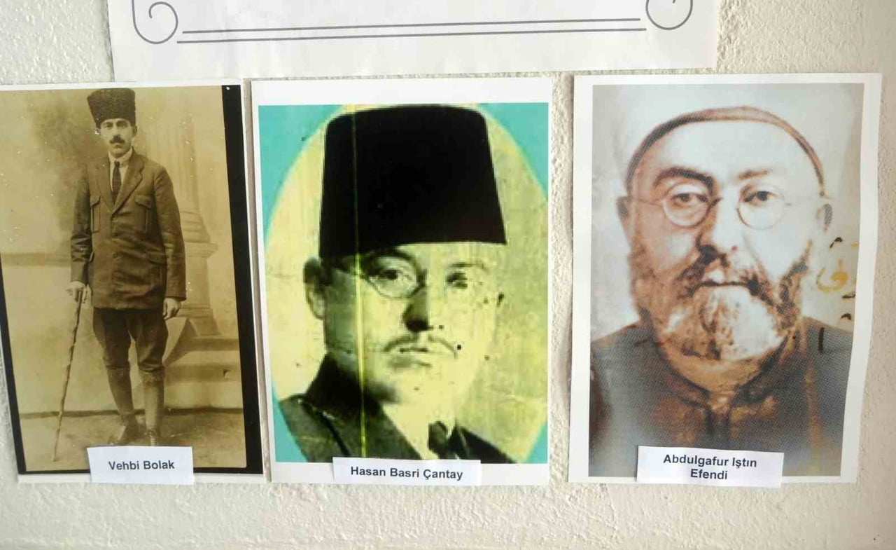 MİLLETVEKİLLERİ MEHMET VEHBİ BOLAK, HASAN BASRİ ÇANTAY, ABDÜLGAFUR IŞTIN EFENDİ'NİN...