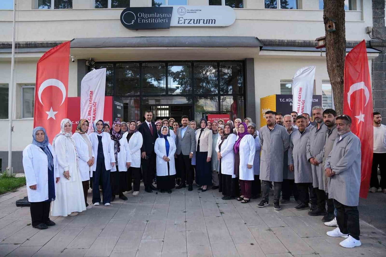 MİLLİ EĞİTİM BAKANLIĞI HAYAT BOYU ÖĞRENME GENEL MÜDÜRÜ DR. EMRE TOPOĞLU, BERABERİNDEKİ HEYETLE...