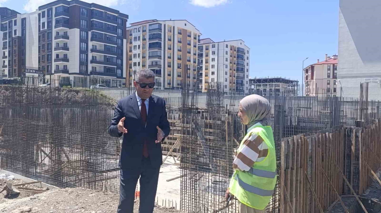 MİLLÎ EĞİTİM BAKANLIĞINCA ERZURUM’DA SON 13 YILDA 13 MİLYAR LİRALIK EĞİTİM YATIRIMI TAMAMLANARAK...