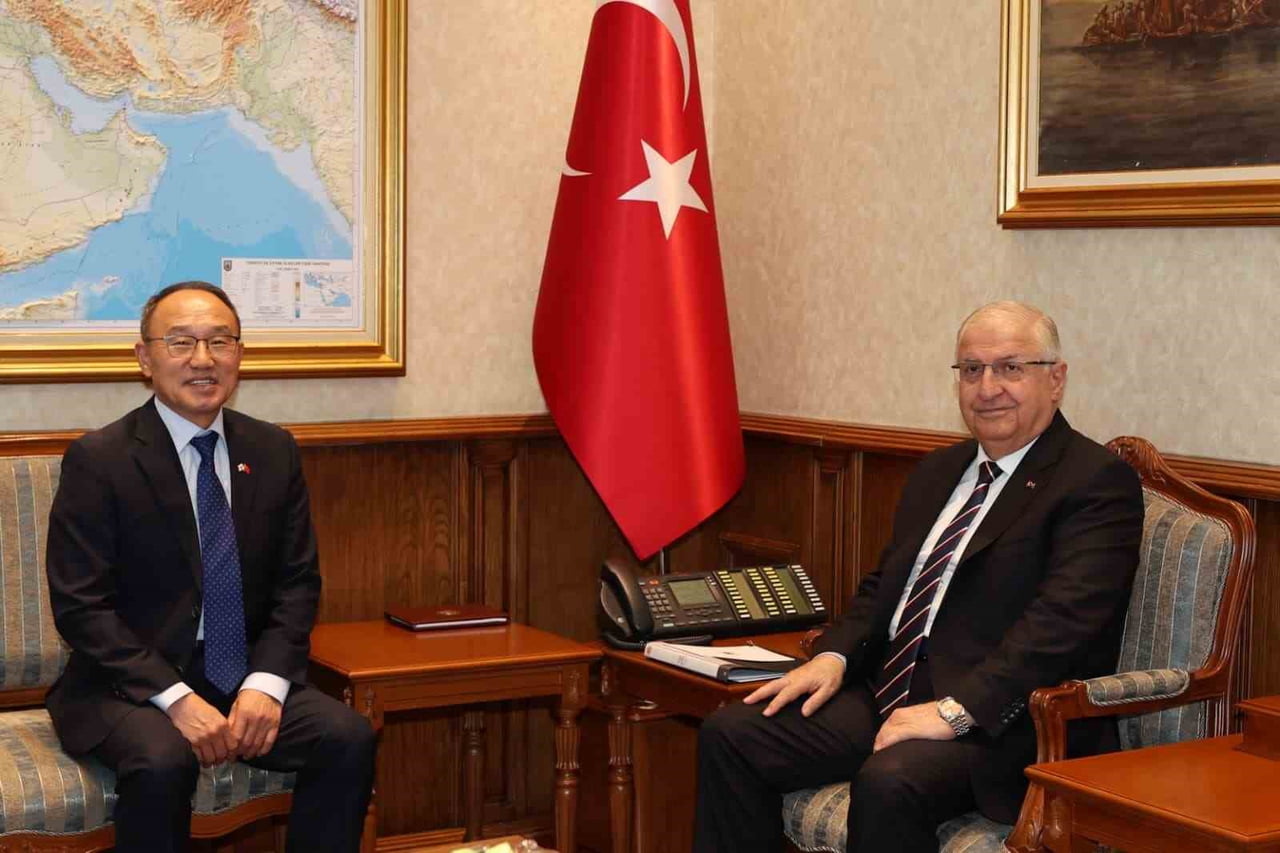 MİLLÎ SAVUNMA BAKANI YAŞAR GÜLER, GÜNEY KORE’NİN ANKARA BÜYÜKELÇİSİ SUKJONG BOO’YU KABUL...