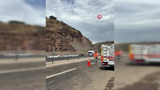 Minibüs şarampole uçtu: 4 kişi öldü, 4'ü ağır 10 kişiyi yaralandı