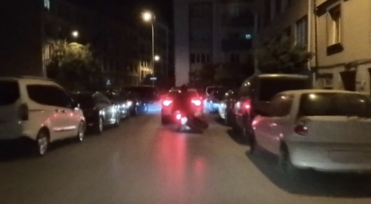 MOTOSİKLETİN YERE DÜŞME ANI