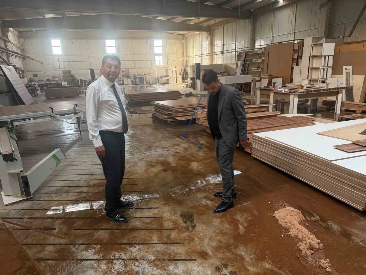 MTSO BAŞKAN ADAYI BOYRAZ'DAN FIRTINADAN ETKİLENEN OSB'YE ZİYARET