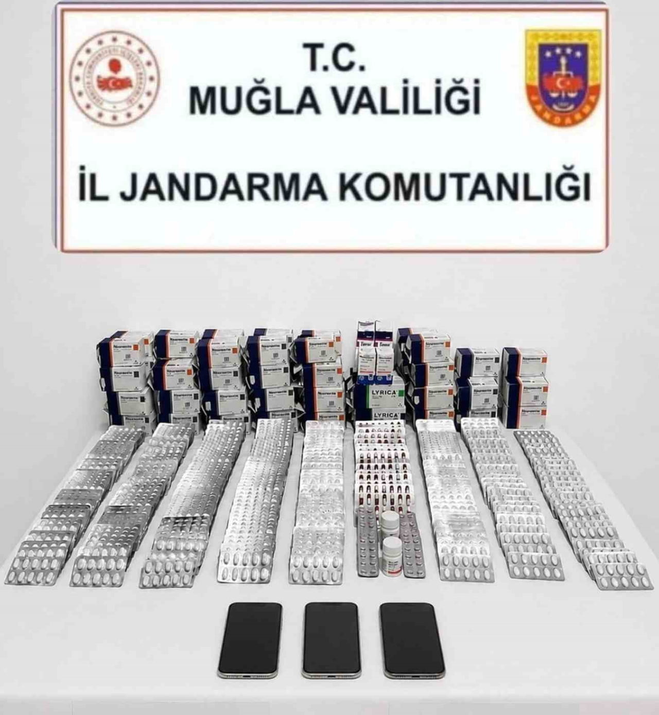 MUĞLA'DAKİ  UYUŞTURUCU OPERASYONLARINDA ÇOK SAYIDA SENTETİK HAP İLE ÇEŞİTLİ MİKTARLARDA UYUŞTURUCU...