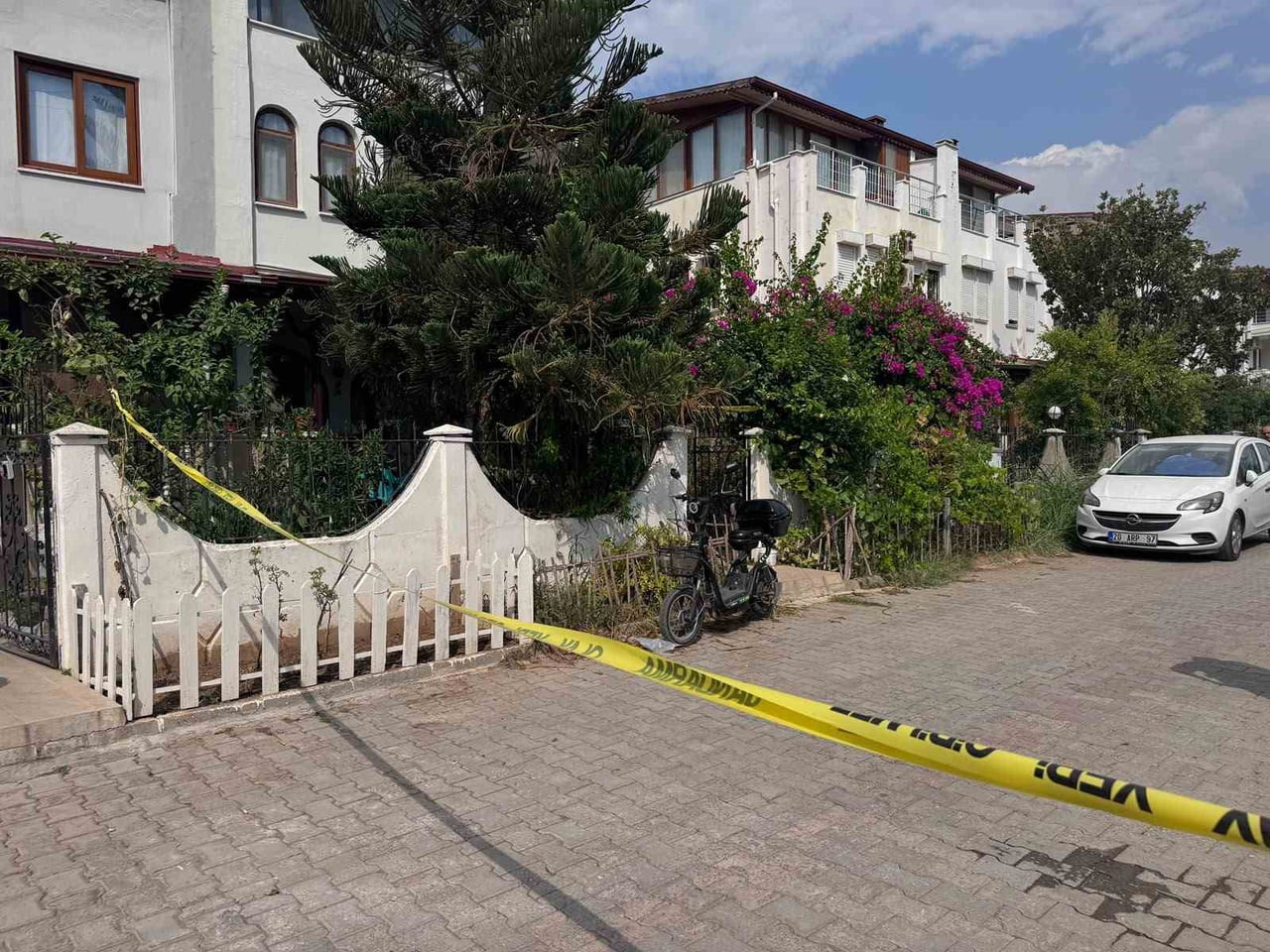 MUĞLA'NIN FETHİYE İLÇESİNDE VOLKAN SÜTÇÜ (50), BİRLİKTE YAŞADIĞI ANNESİ FATMA SÜTÇÜ’YÜ (74)...