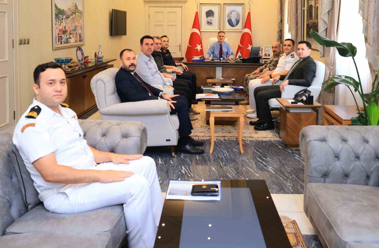 MUĞLA İL GÜVENLİK VE ASAYİŞ TOPLANTISI, MUĞLA VALİSİ DR. İDRİS AKBIYIK BAŞKANLIĞINDA...