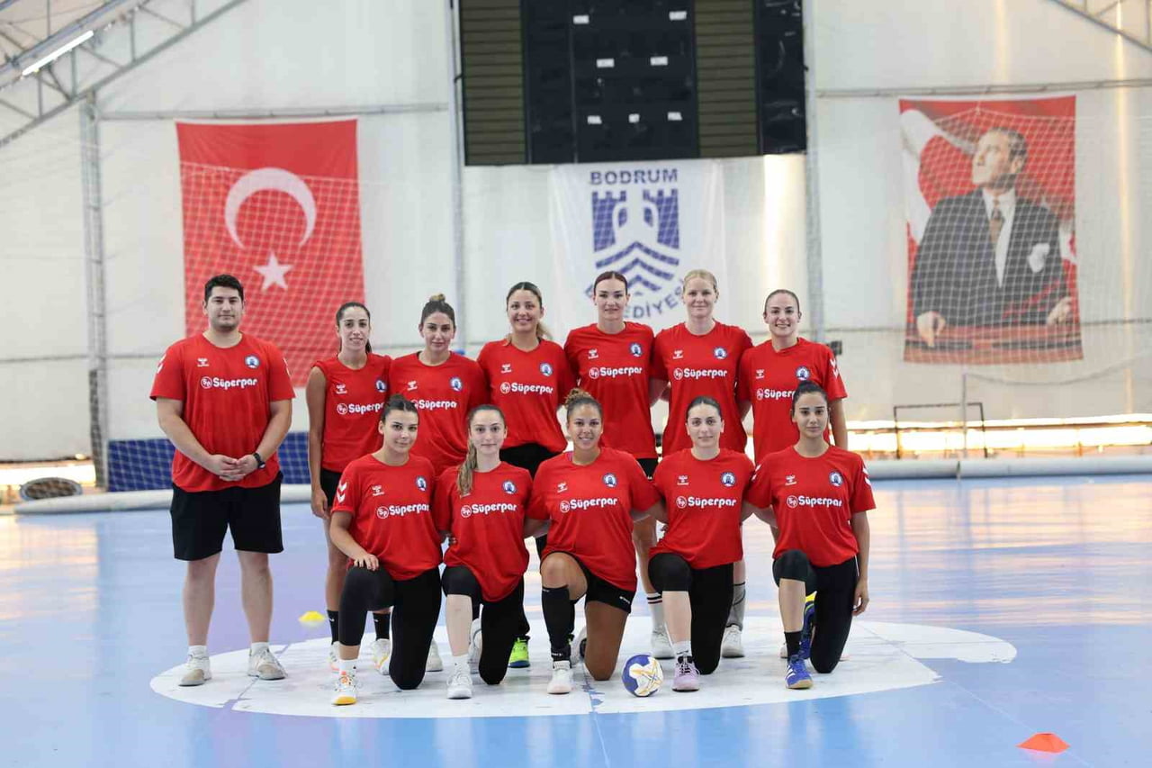 MUĞLA’NIN BODRUM İLÇESİ YALIKAVAK MAHALLESİ’NDE 16 YIL ÖNCE KIZ ÇOCUKLARINI SPORLA BULUŞTURMAK...