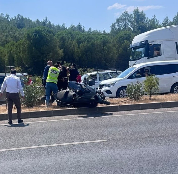 MUĞLA’NIN MENTEŞE İLÇESİNDEKİ AYDIN POLİS UYGULAMA NOKTASI’NDA NARKOTİK EKİPLERİNİN...