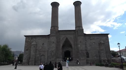 Muhsin Yazıcıoğlu’nun hatırası yağlı boya tabloda yaşatılıyor