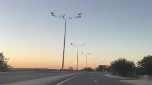Muratlı'da leylekler direkleri mesken tuttu