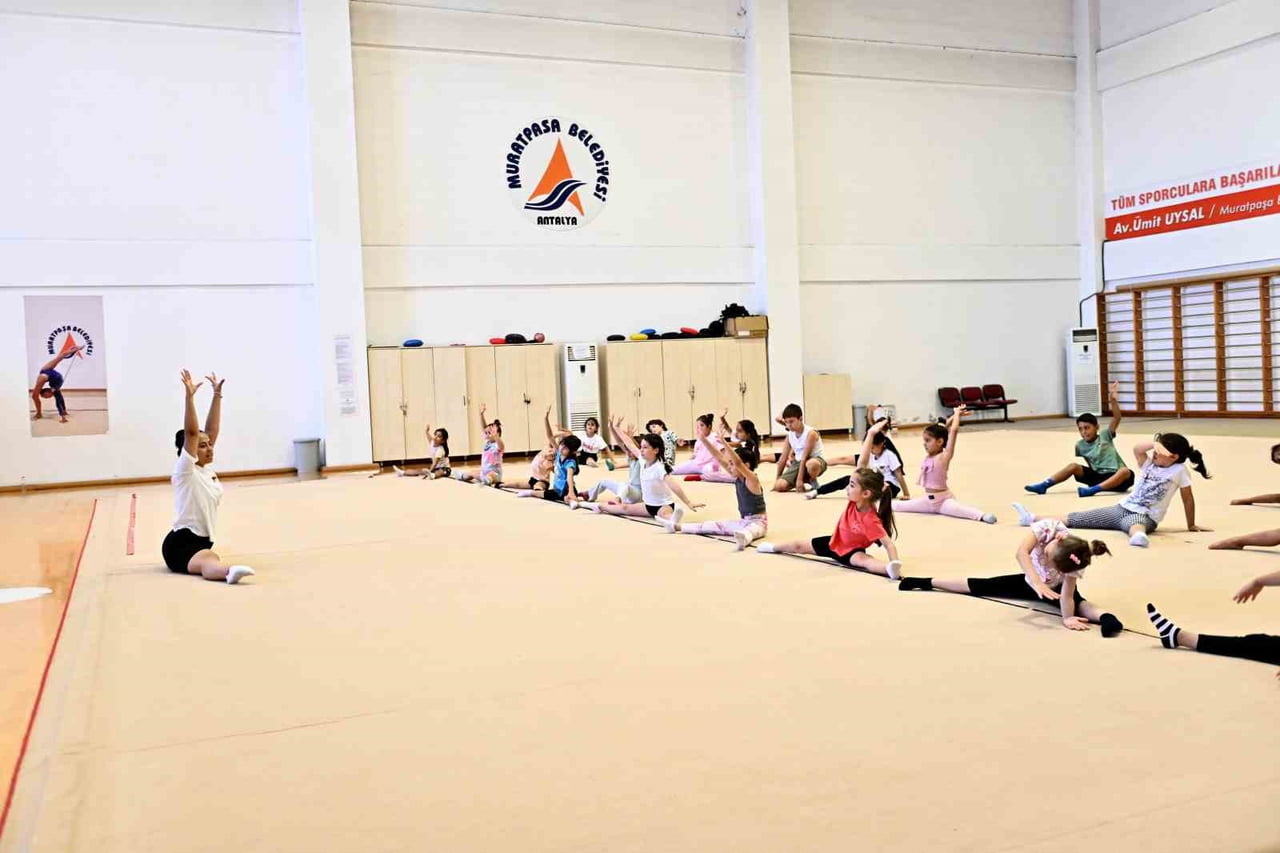MURATPAŞA'DAN ÜCRETSİZ JİMNASTİK KURSU