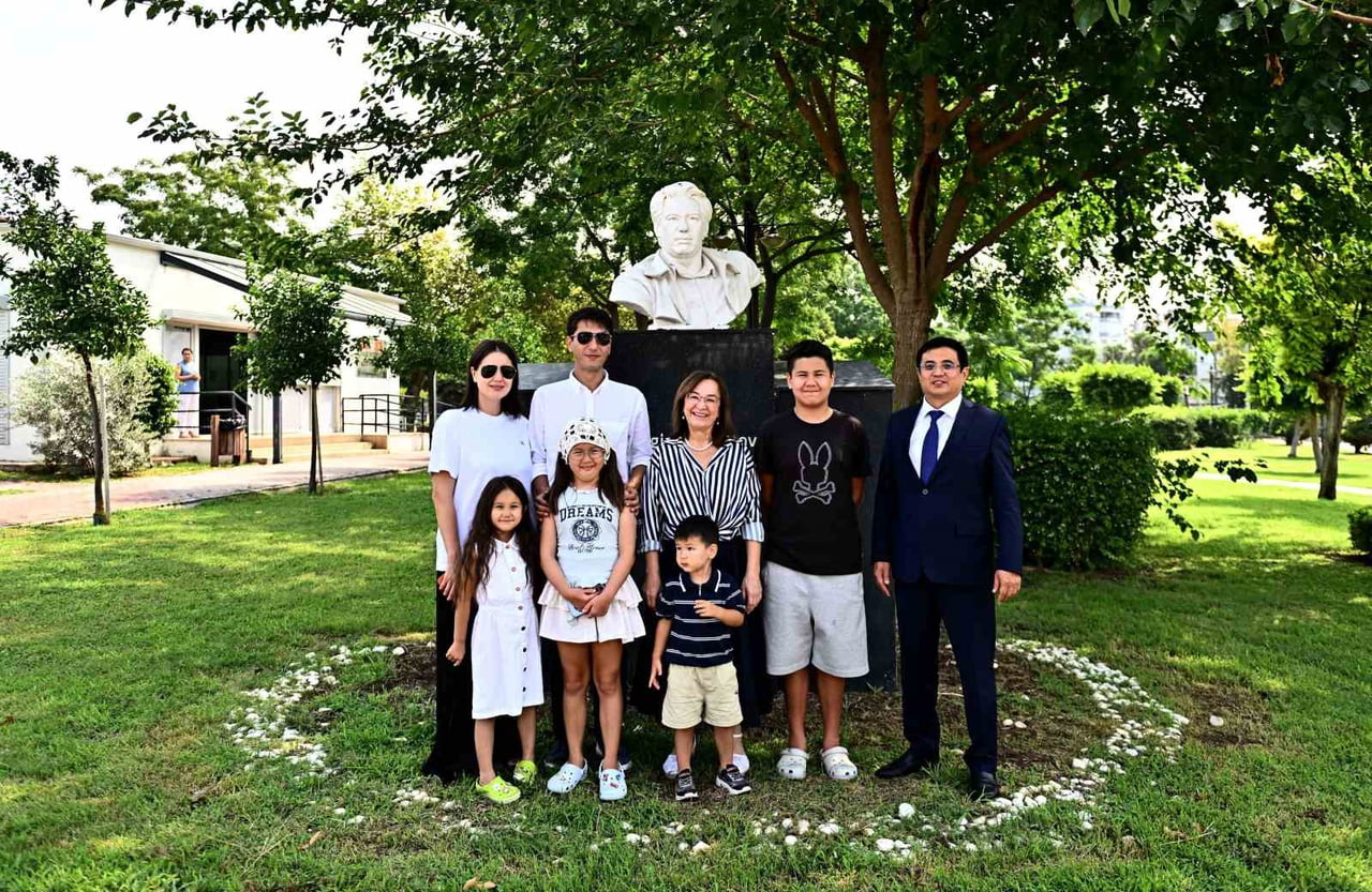 MURATPAŞA BELEDİYESİ, DÜNYACA ÜNLÜ KIRGIZ YAZAR CENGİZ AYTMATOV’UN OĞLU ELDAR AYTMATOV’U VE...