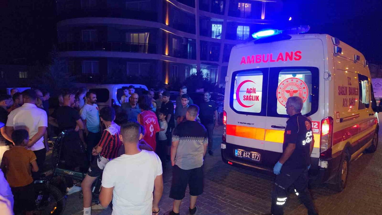NAZİLLİ'DE ZİNCİRLEME KAZA; 4 ARACIN KARIŞTIĞI KAZADA 2 KİŞİ YARALANDI