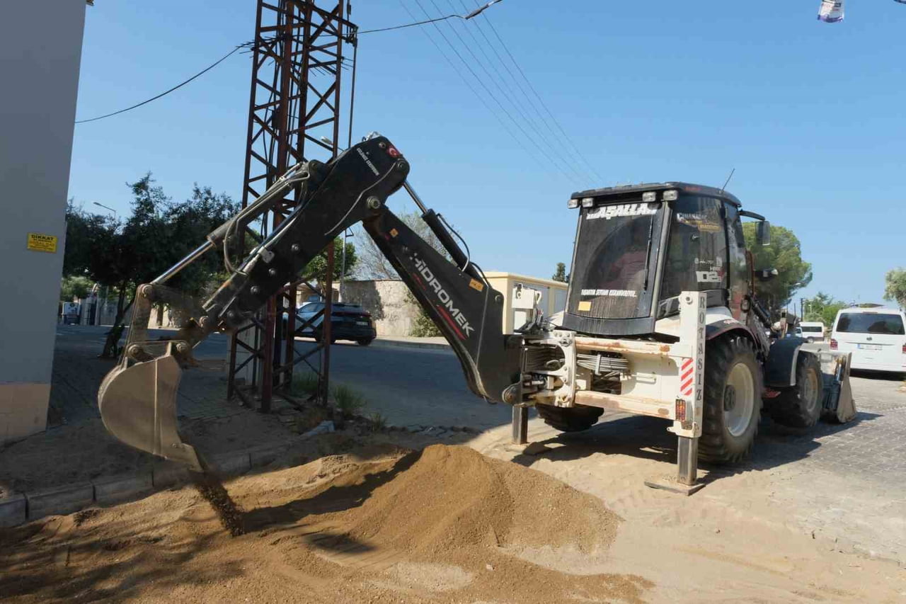 NAZİLLİ BELEDİYESİ, YILDIZTEPE MAHALLESİ’NDE 5 SOKAK, 5/2 SOKAK VE 5/3 SOKAK’TAKİ YOL YENİLEME...