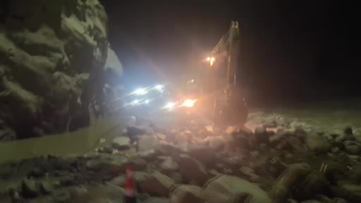 Nepal'de 26 Ağustos'ta Bhotekoshi Nehri'ndeki taşkın nedeniyle meydana gelen sel felaketinde can...