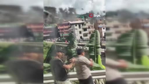 Nepal'in Çin sınırındaki Bhotekoshi Nehri'nde meydana gelen taşkının yol açtığı sel felaketinde...