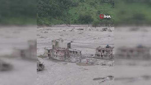 Nepal’de 26 Ağustos'ta Bhotekoshi Nehri'ndeki taşkın nedeniyle meydana gelen sel felaketinde...