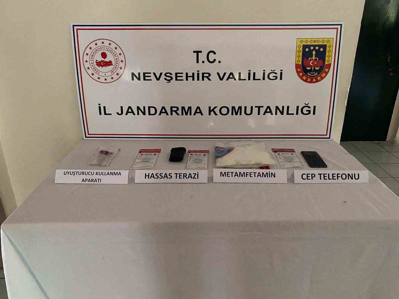 NEVŞEHİR’İN AVANOS İLÇESİNDE JANDARMA EKİPLERİNİN GERÇEKLEŞTİRDİĞİ UYUŞTURUCU OPERASYONUNDA...