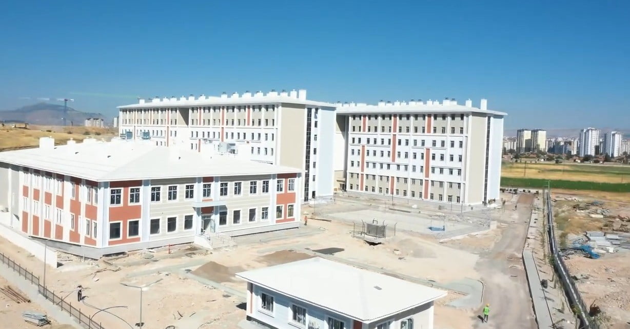 ODERN YAPISI VE YÜKSEK KAPASİTESİYLE ÖĞRENCİLERİMİZİN BARINMA İHTİYACINA ÖNEMLİ KATKI SAĞLAYACAK...