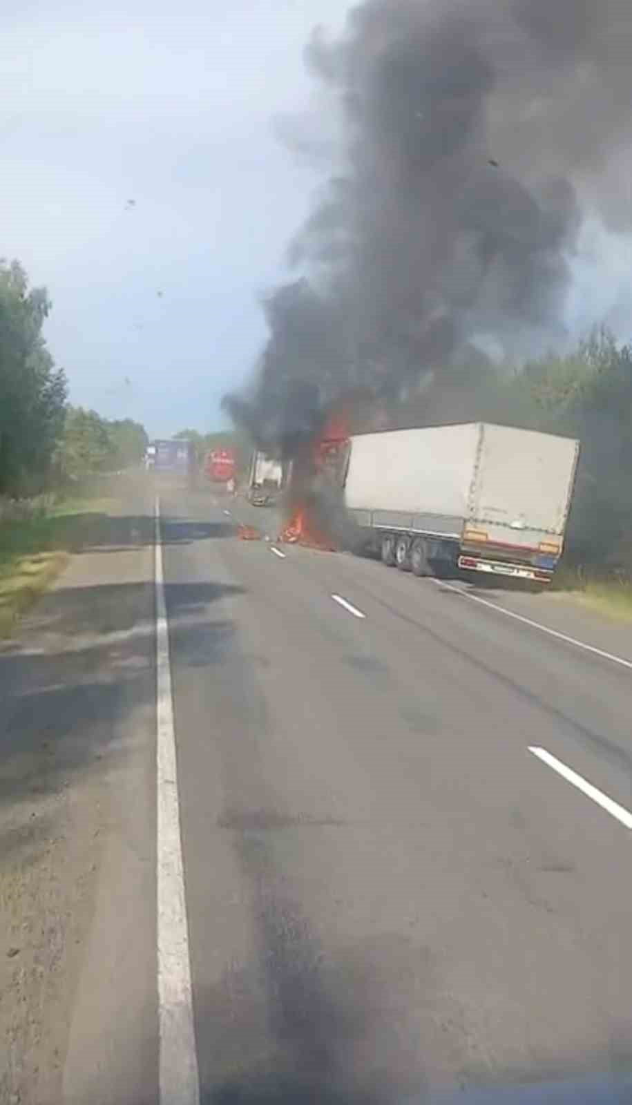 OLAY SIRASINDA BÖLGEDE BULUNAN VE SALDIRIDAN KIL PAYI KURTULAN TÜRK TIR ŞOFÖRLERİ, O DEHŞET...