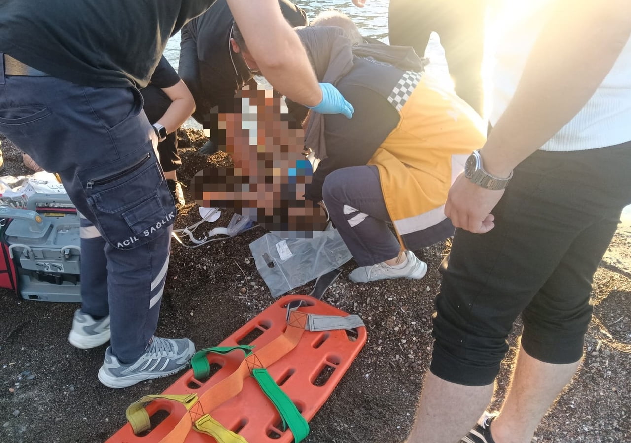 OLAY YERİNDE İLK MÜDAHALESİ YAPILAN ÇOCUK, AMBULANSLA FATSA DEVLET HASTANESİ'NE KALDIRILDI.