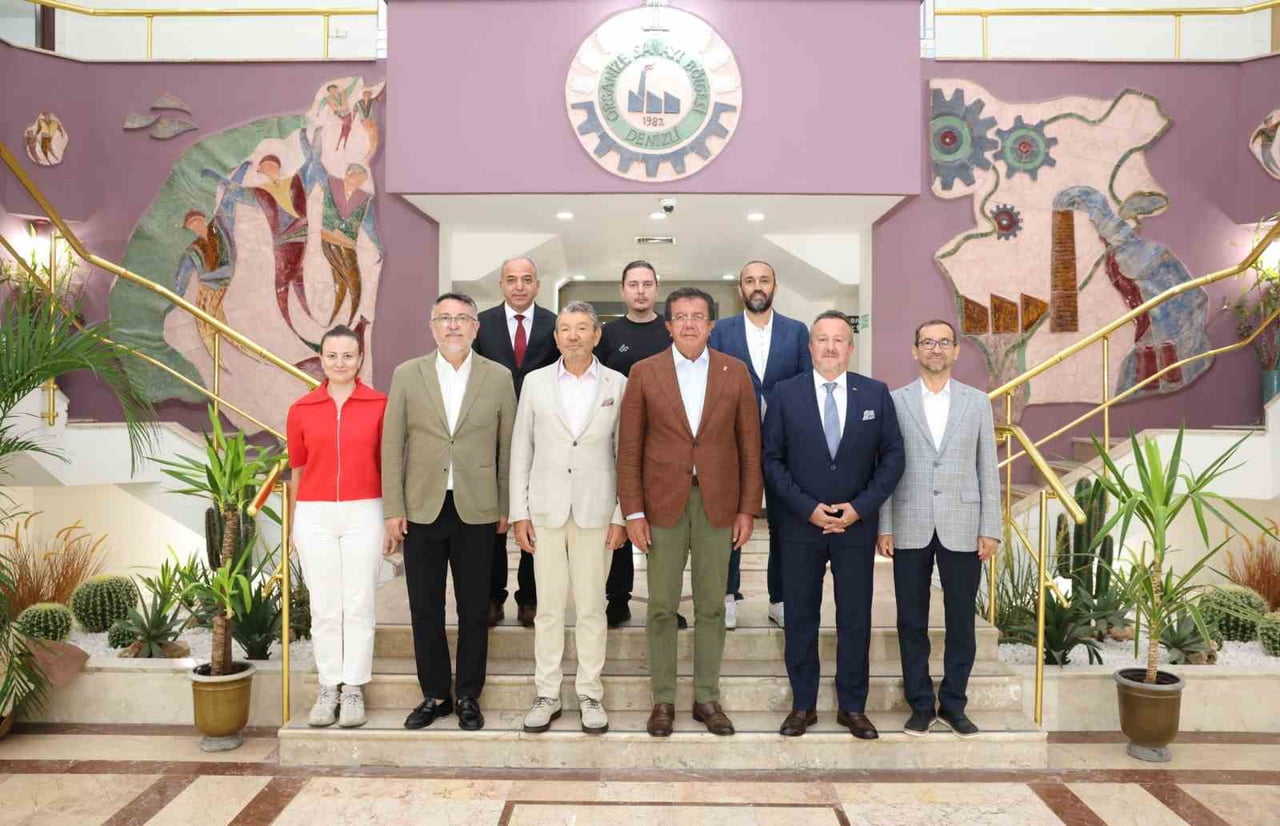 ÖNCEKİ DÖNEM EKONOMİ BAKANI, AK PARTİ GENEL BAŞKAN YARDIMCISI VE EKONOMİ İŞLERİ BAŞKANI NİHAT...