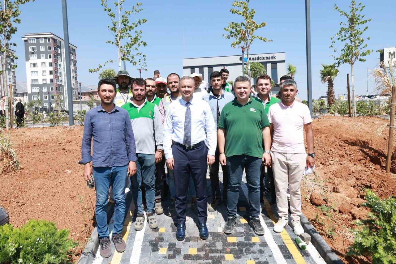 ONİKİŞUBAT BELEDİYE BAŞKANI HANİFİ TOPTAŞ, "MAHALLELERİMİZİ GÜZELLEŞTİRİRKEN GÜVENLİĞİ DE ÖN...