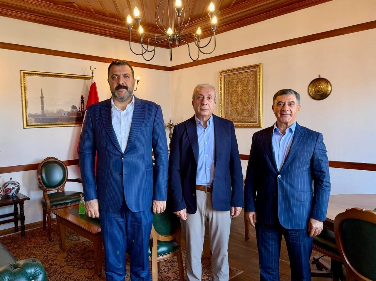 ORGANİZE SANAYİ BÖLGESİ (OSB) YÖNETİM KURULU BAŞKANI MUSTAFA FİDAN(SOLDA) İLE DİYARBAKIR TİCARET...