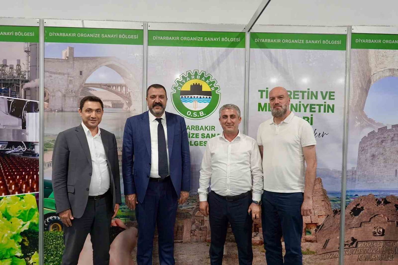 OSB BAŞKANI MUSTAFA FİDAN ( SOLDAN İKİNCİ) AÇIKLAMALARDA BULUNDU