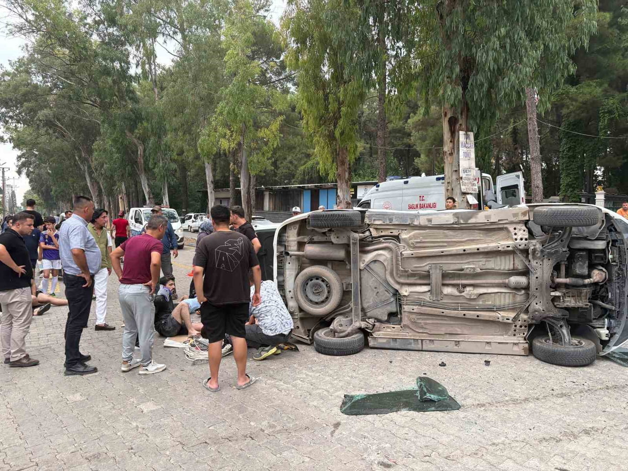 OSMANİYE’DE OTOMOBİL İLE HAFİF TİCARİ ARAÇ ÇARPIŞTI: 5 YARALI