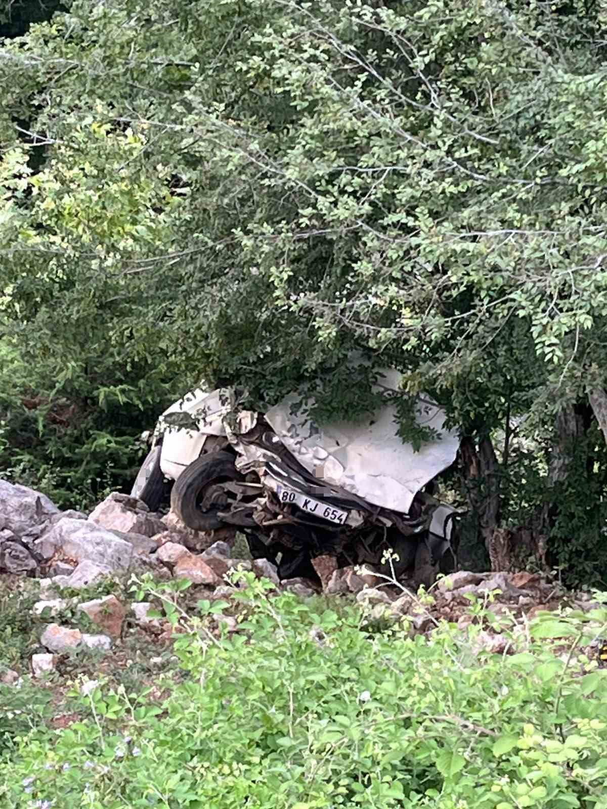 OSMANİYE’DE OTOMOBİL UÇURUMA SAVRULDU: 1 YARALI