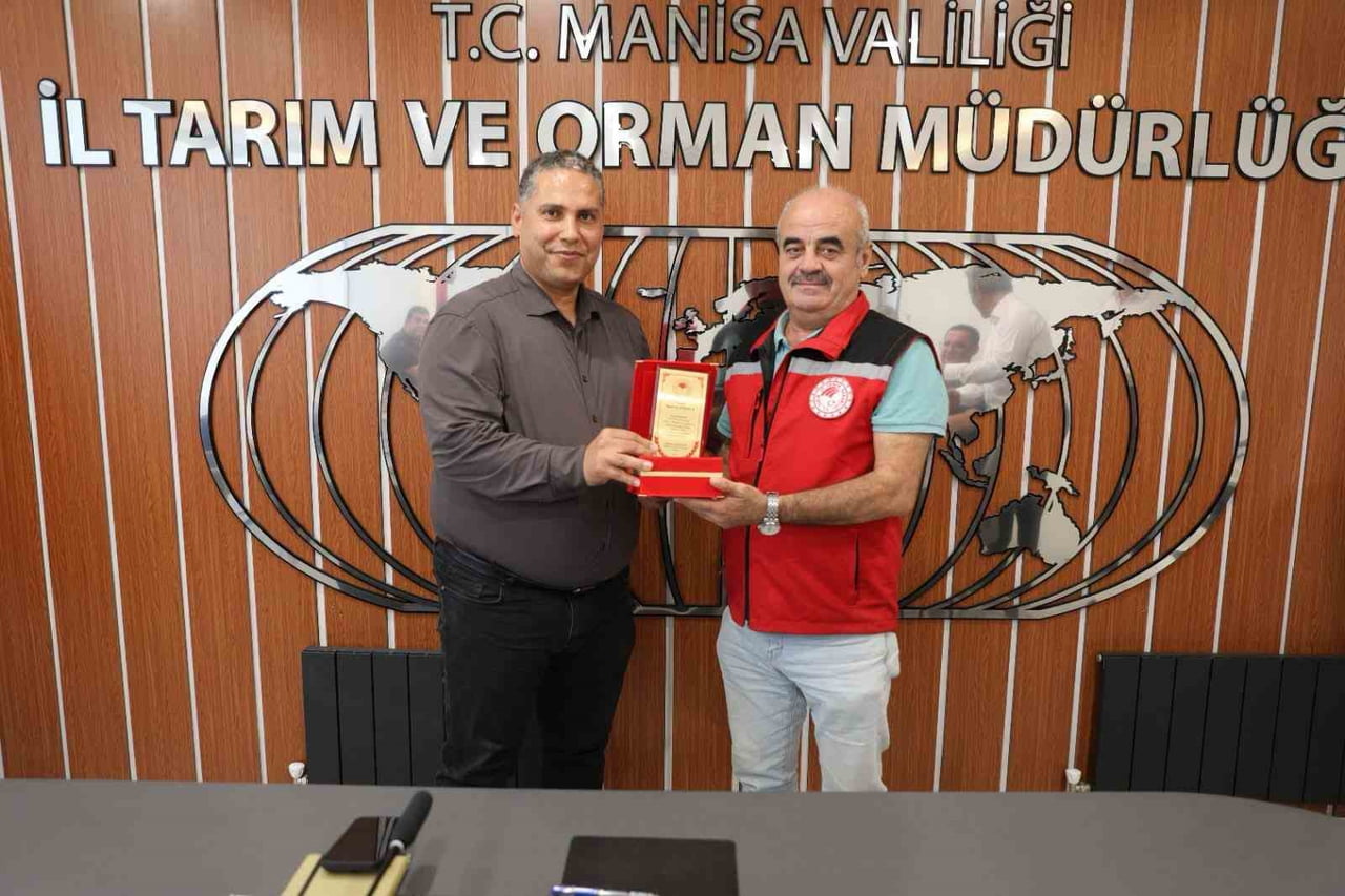 ÖTE YANDAN MANİSA İL TARIM VE ORMAN MÜDÜRLÜĞÜ ÇAYIR, MERA VE YEM BİTKİLERİ ŞUBE MÜDÜRÜ OLARAK...