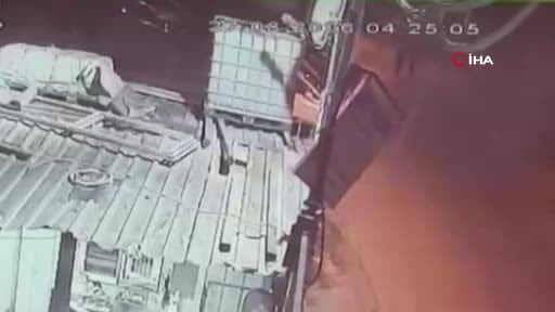 Oto galeriyi kundakladılar, işyeri sahibinden 10 milyon TL haraç istediler