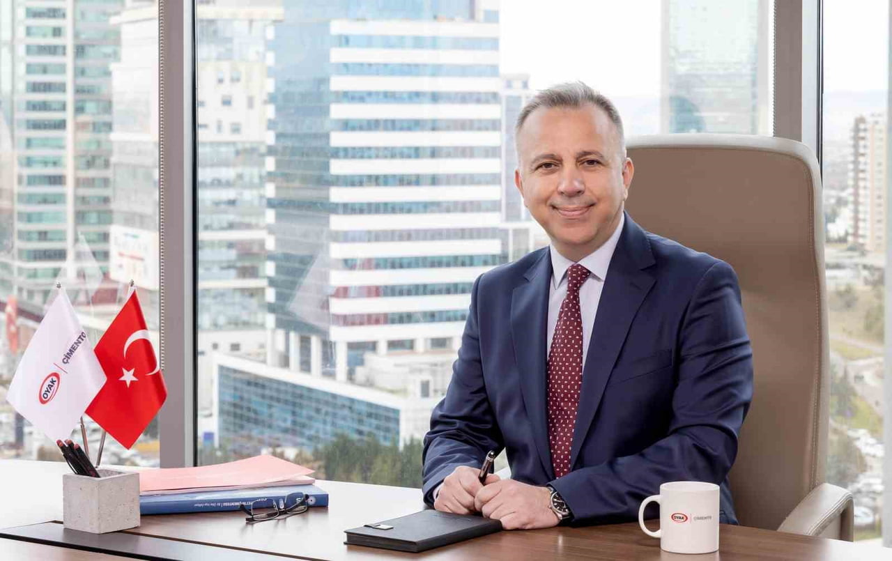 OYAK ÇİMENTO ÜLKE CEO'SU MURAT SELA
