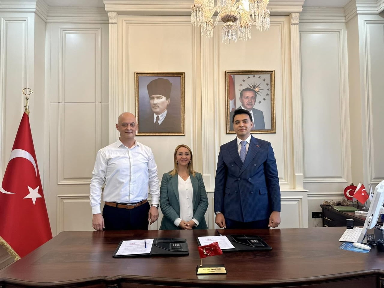 PAZARYERİ’NDE ŞEHİT SEMİH ORMAN’IN ANISINI YAŞATACAK KÜTÜPHANE İÇİN İMZALAR ATILDI
