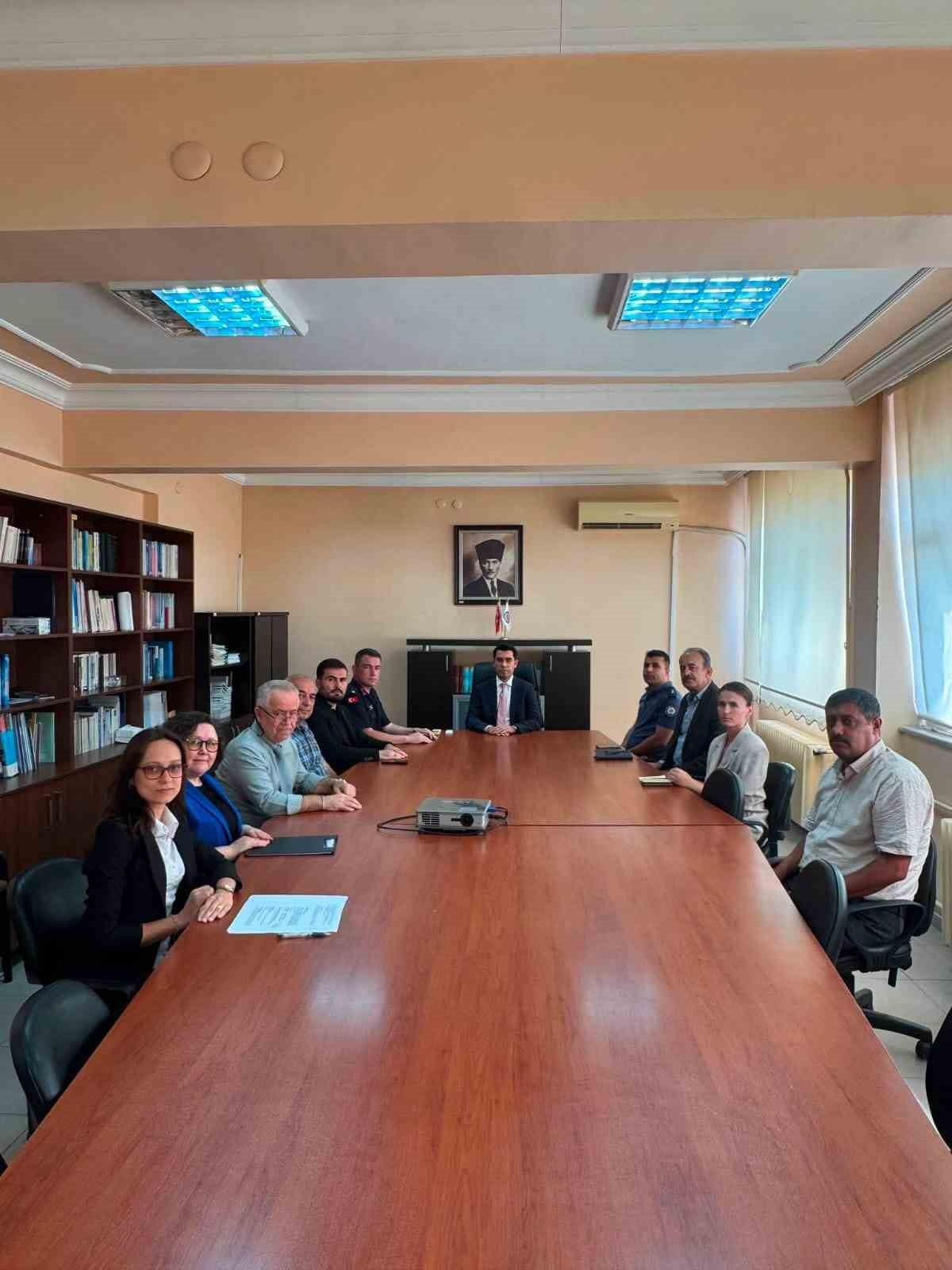 PEHLİVANKÖY’ÜN YENİ KAYMAKAMI AHMET MURAT TÜRBE GÖREVİNE BAŞLADI