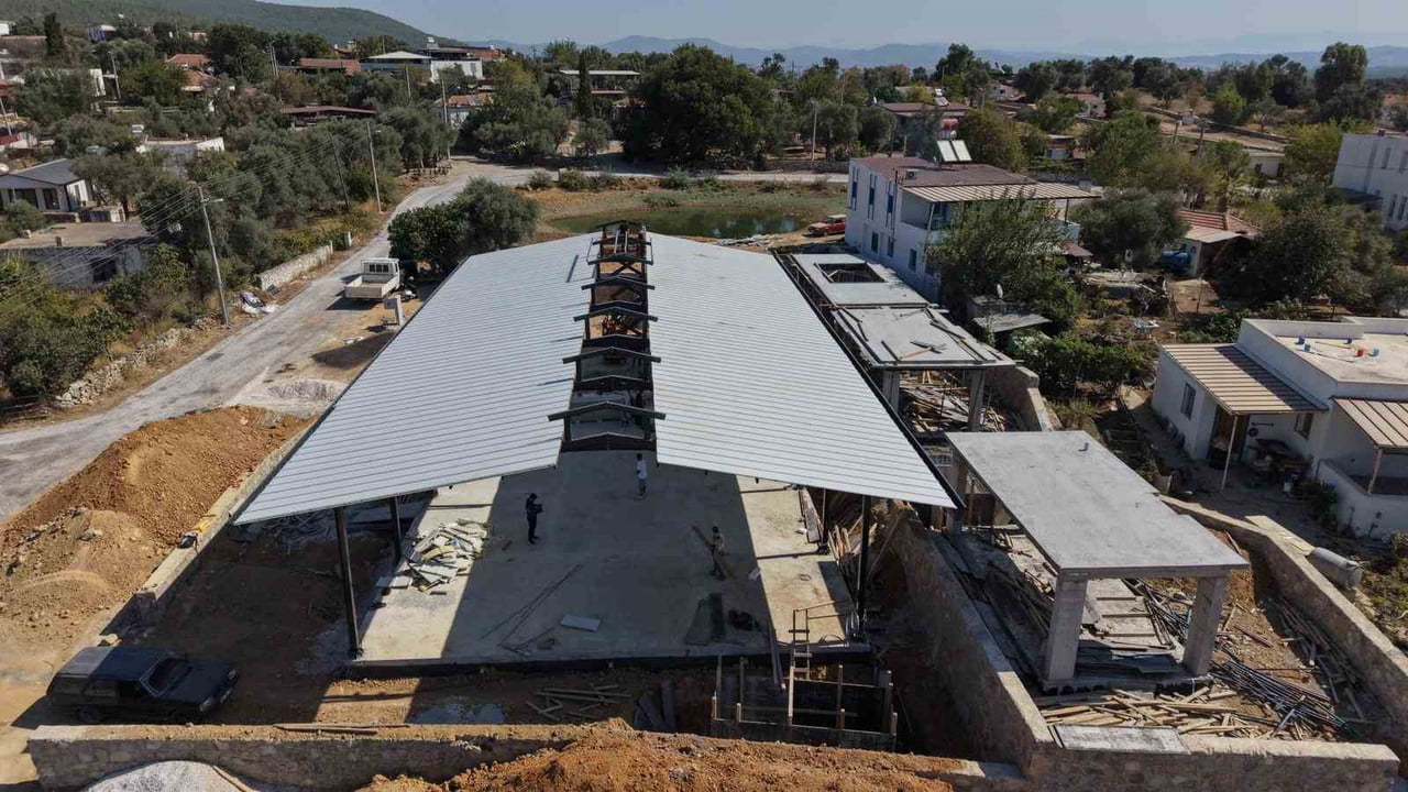 PINARLIBELEN’DE "PAZAR YERİ VE SOSYAL ETKİNLİK ALANI PROJESİ" HIZLA SÜRÜYOR