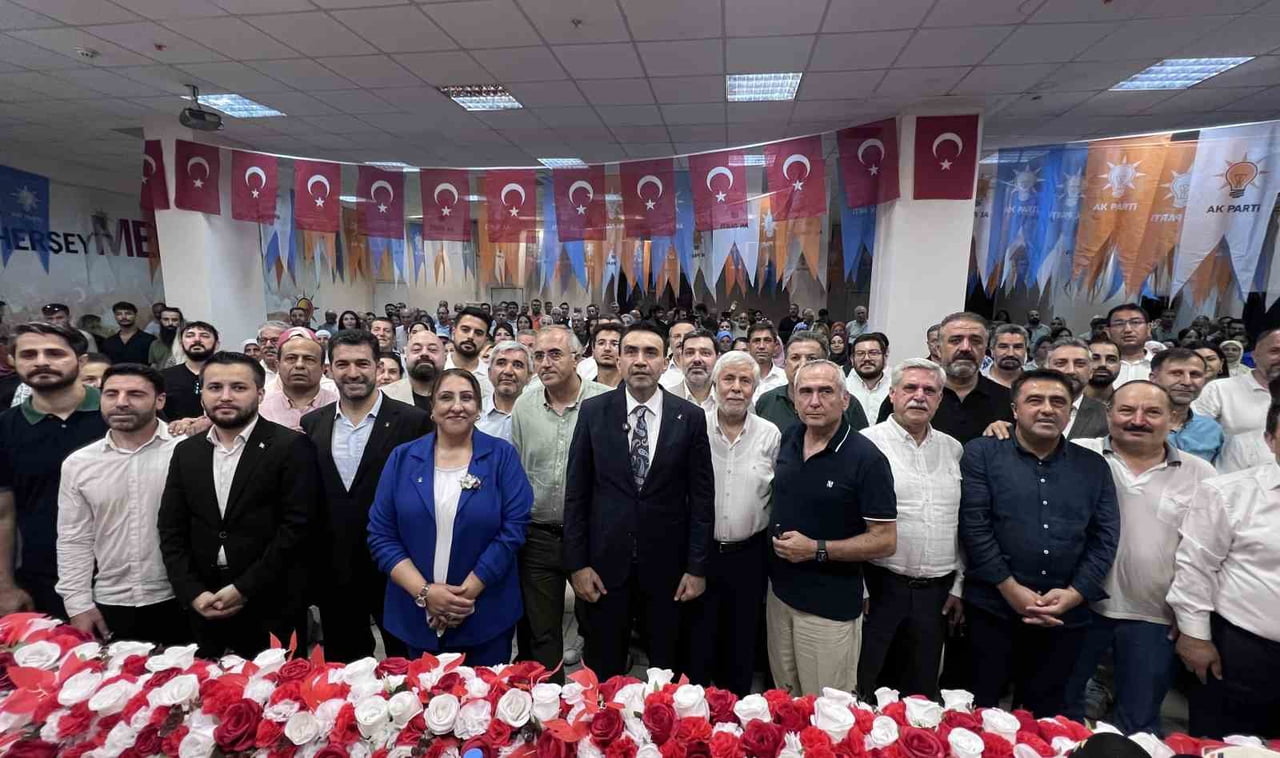 PROGRAMA, AK PARTİ'NİN KURULUŞUNDAN BU YANA ÇEŞİTLİ KADEMELERDE GÖREV ALMIŞ İSİMLERİN YANI SIRA...