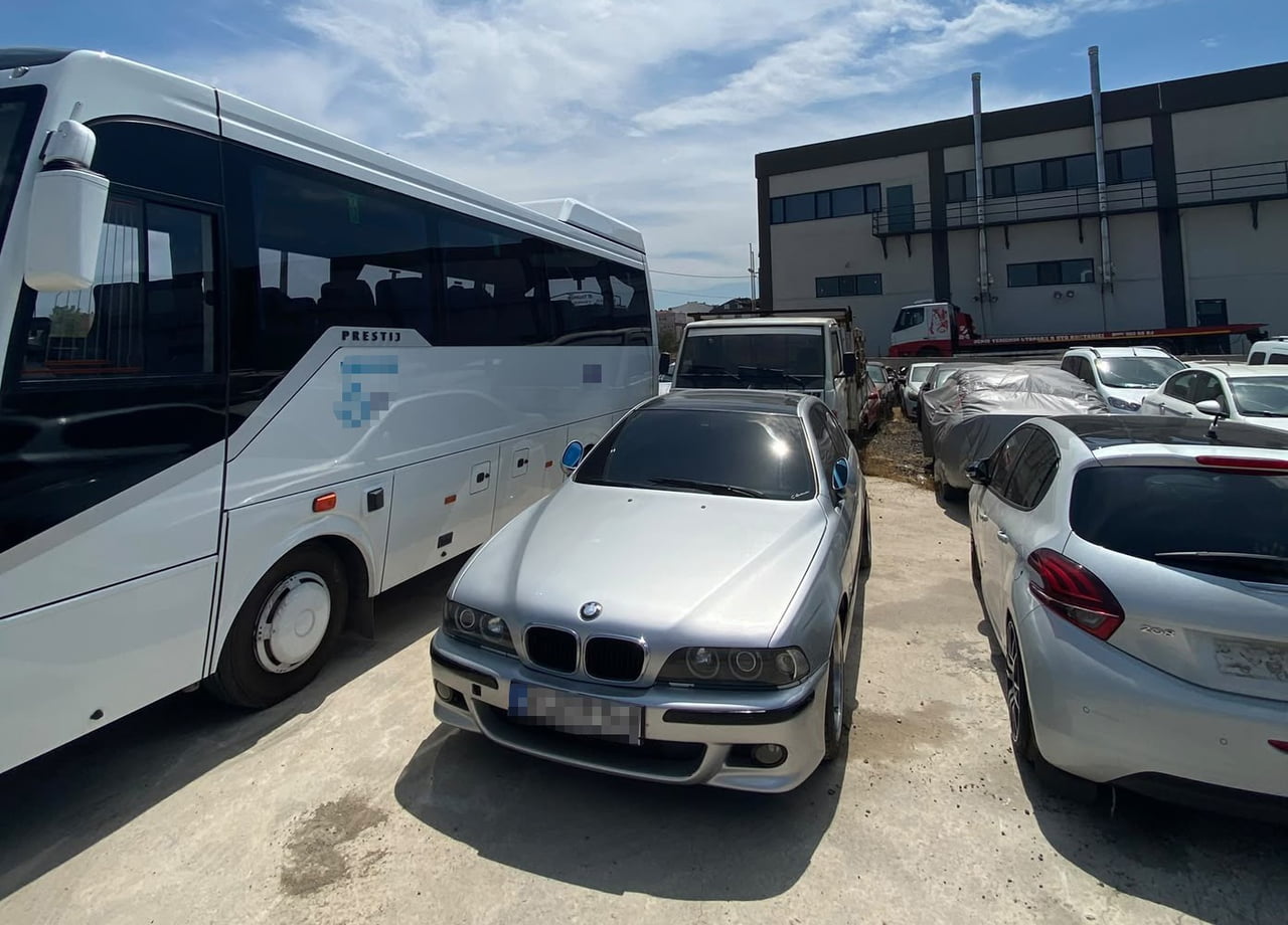 "CHANGE" VE ÇALINTI ŞÜPHESİYLE EL KONULAN OTOMOBİL